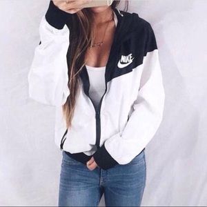 RARE BLACK AND WHITE NIKE WINDBREAKER